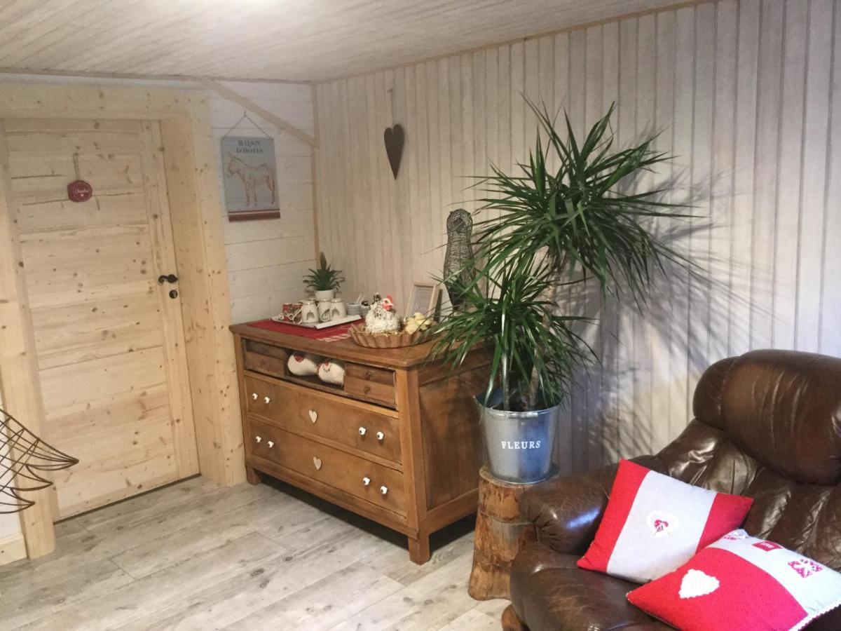 La Ferme De La-Haut B&B Le Haut-du-Them Экстерьер фото